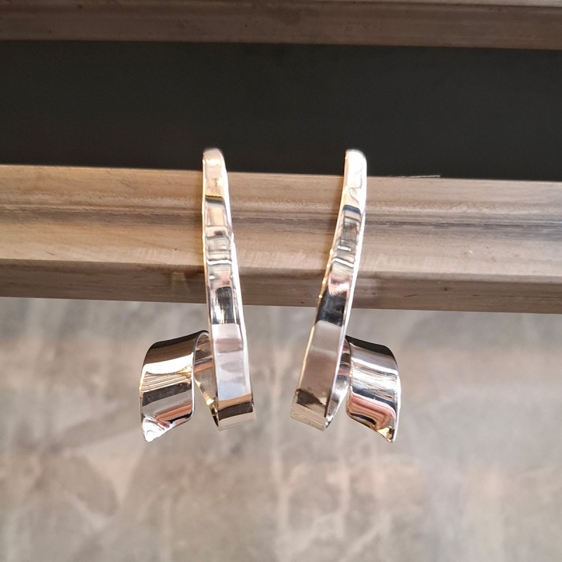 ΑΣΗΜΕΝΙΑ ΣΚΟΥΛΑΡΙΚΙΑ 